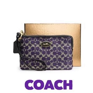 🎉🎉Host Pick🎉🎉 Coach L-Zip Wristlet